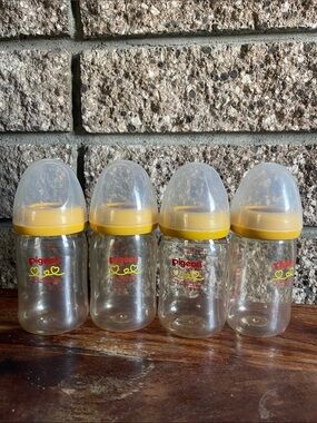 Pigeon Baby Bottles 4oz Size Set of 4